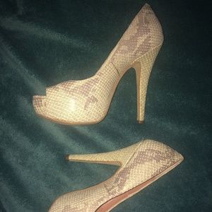 Vince Camuto Heels (s 6)